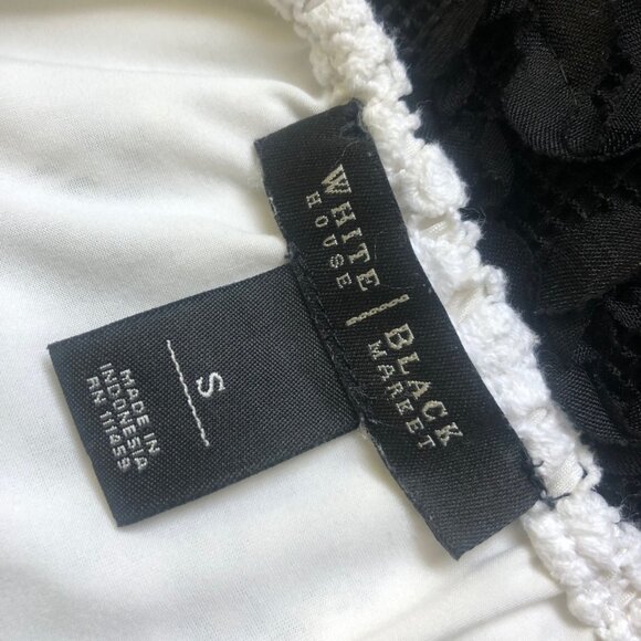 WHITE HOUSE BLACK MARKET Boho Off-The-Shoulder Tiered Scalloped White Lace Sz S - Picture 4 of 4